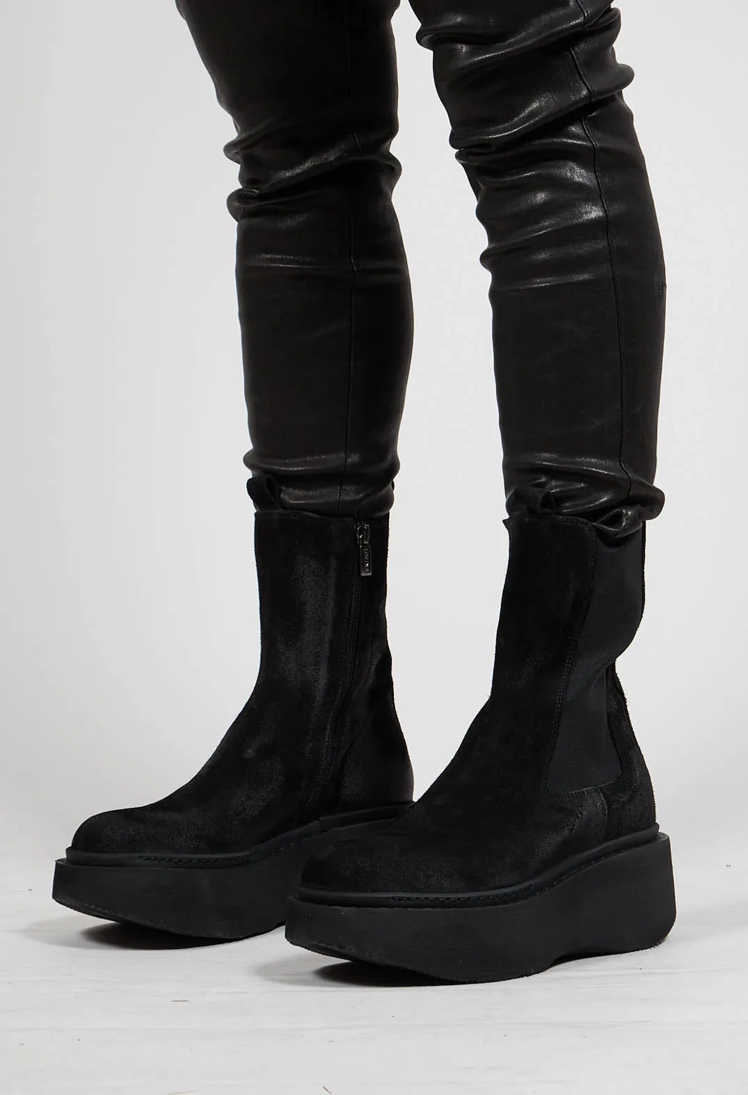 Ankle Boots with Platform Sole in London Nero