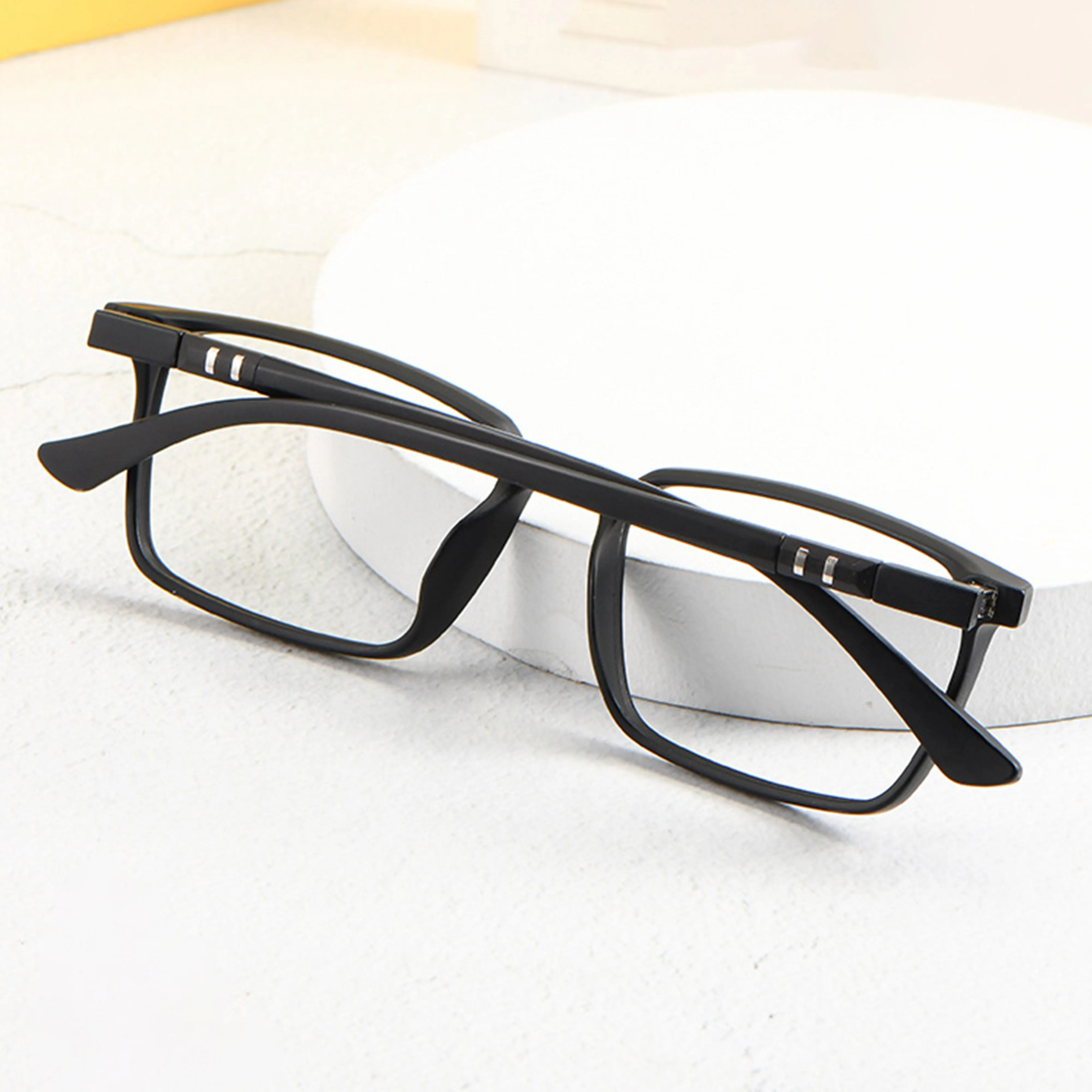 Classic and Durable Spectacle Frame for Men/Women