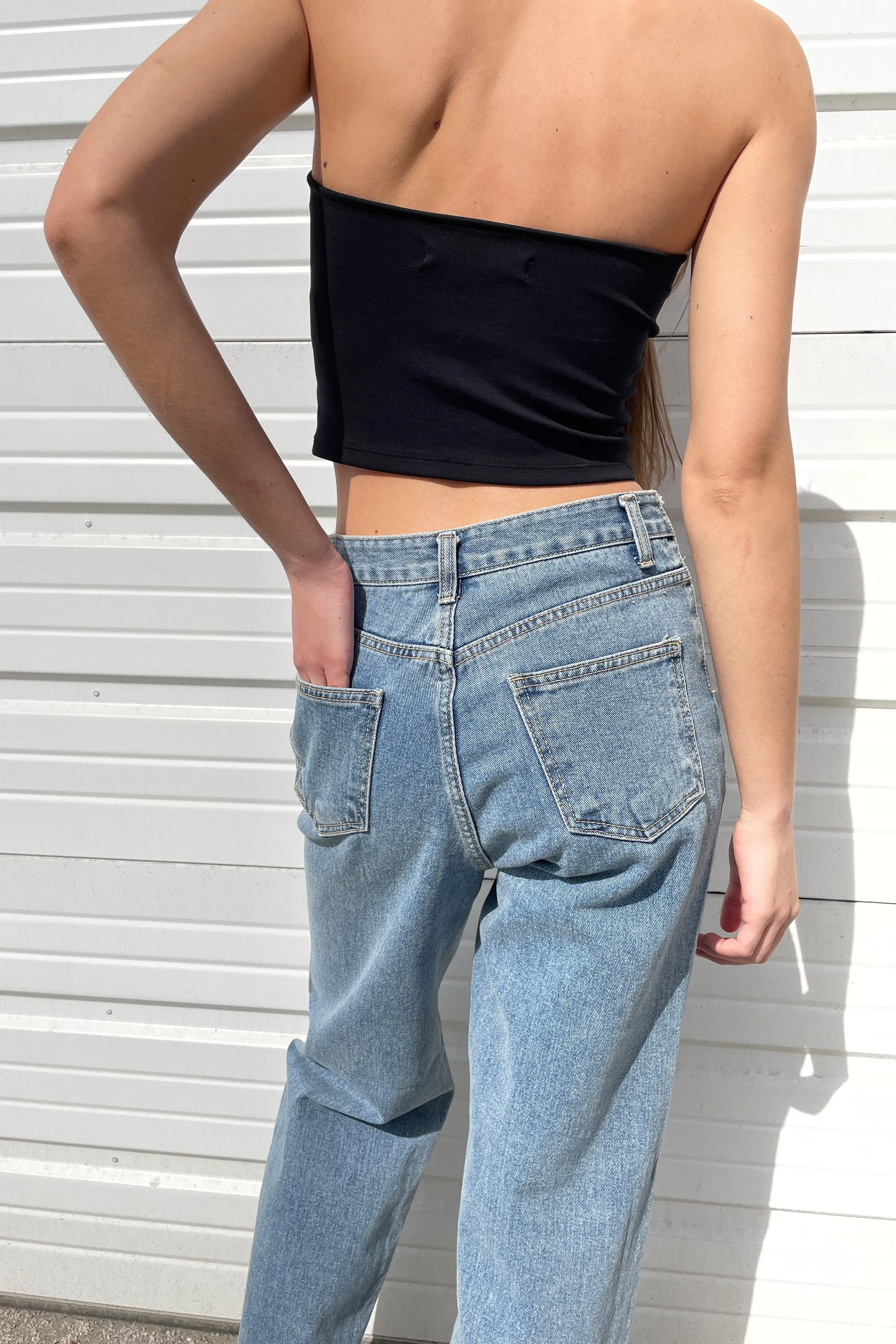 DISTRESSED WAIST JEAN