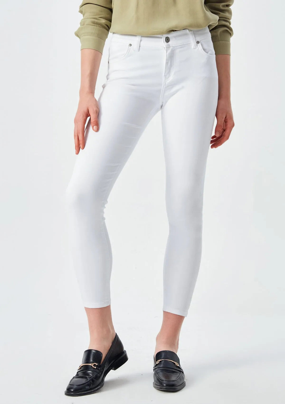 Lonia White Mid Rise Skinny Jean