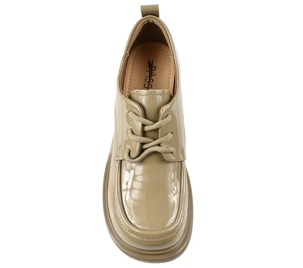 Sure! The optimized title for this e-commerce product would be: Womens Casual Beige Lacquered Leather Shoes - PASS COLLECTION, M450010C